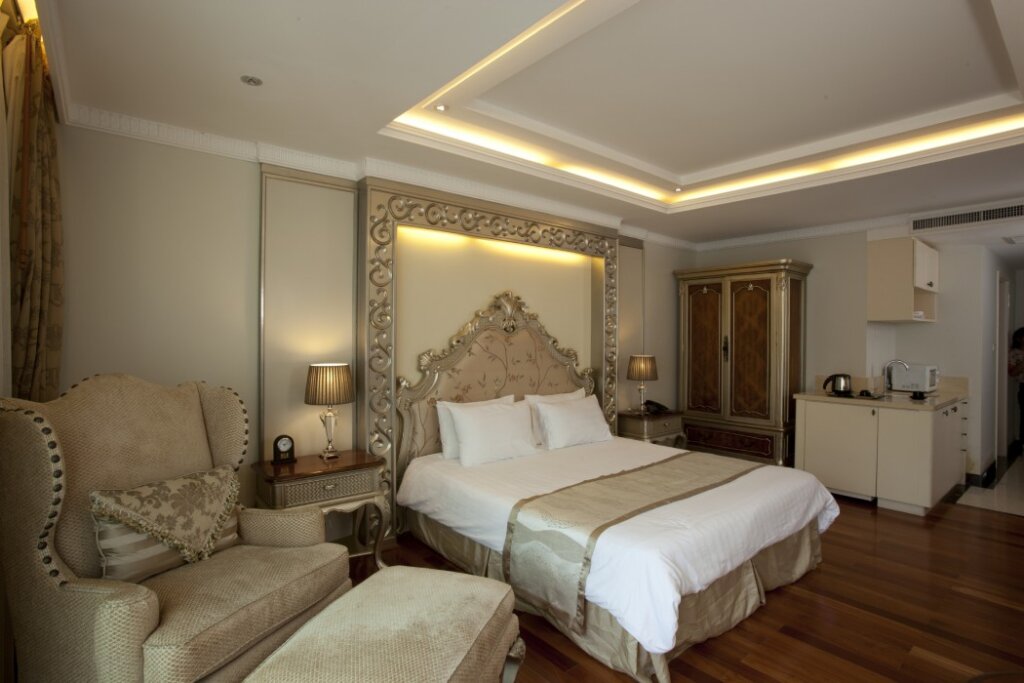 Паттайя: LK The Empress Pattaya