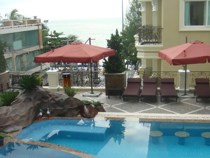 Паттайя: LK The Empress Pattaya