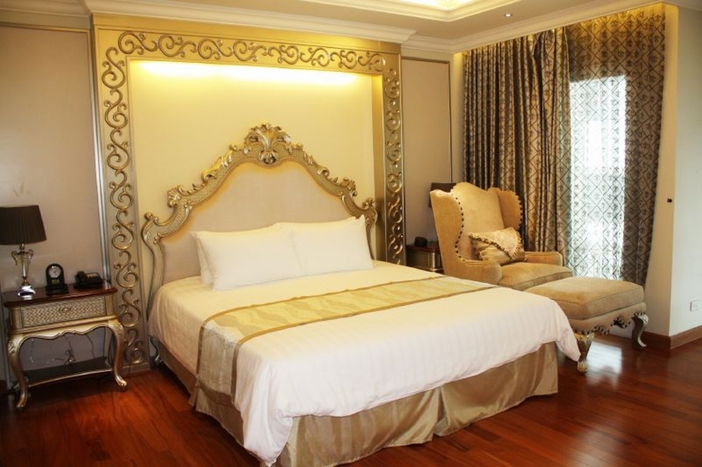 Паттайя: LK The Empress Pattaya