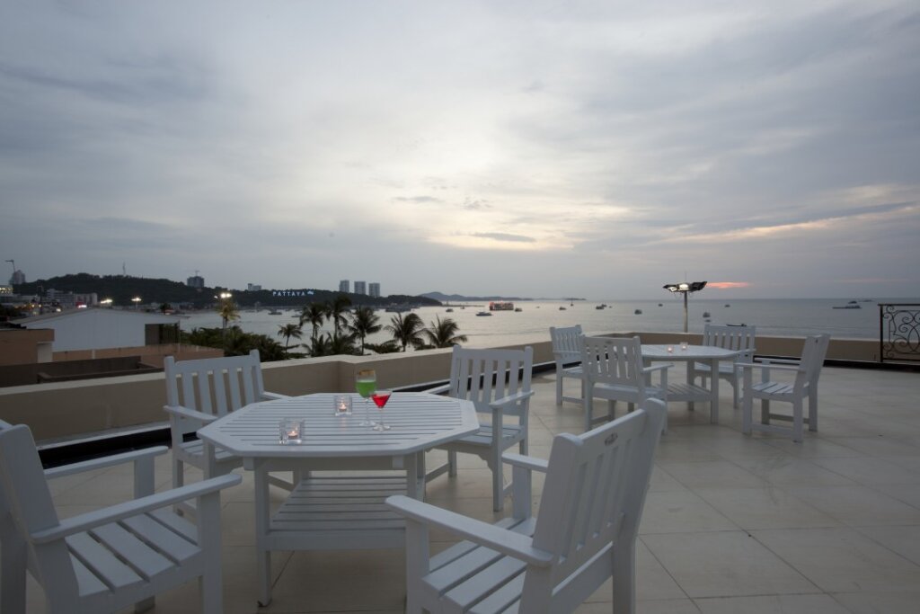 Паттайя: LK The Empress Pattaya