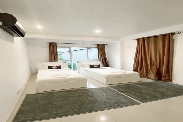 Бангкок: RQ Bangkok Sukhumvit 50 by Collection O