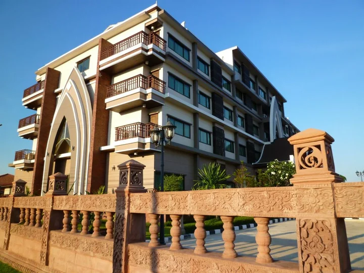 Нанг-Ронг: Phanomrung Puri Boutique Hotels and Resorts