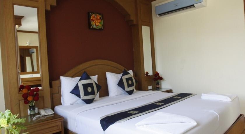 Кату: Siam Hotel