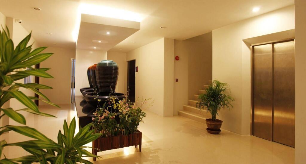 Муанг: Nize Hotel