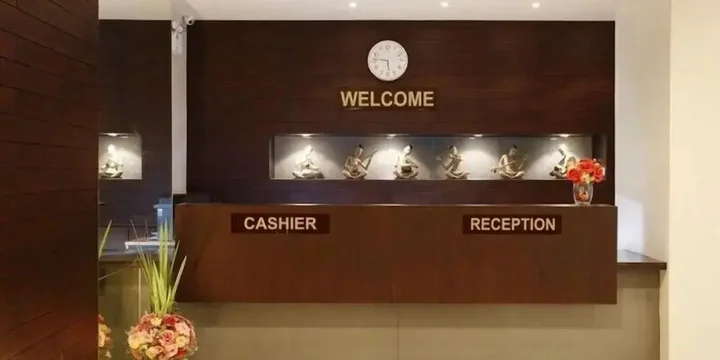 Муанг: Nize Hotel