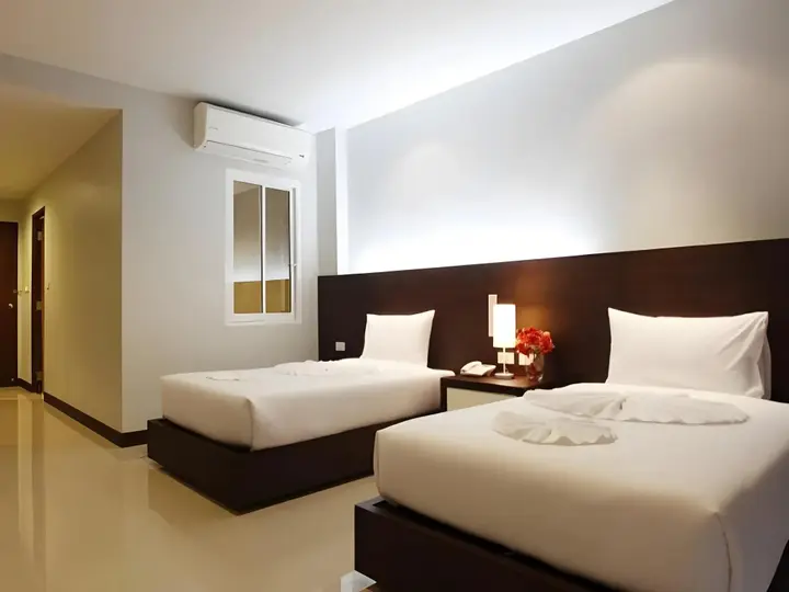 Муанг: Nize Hotel