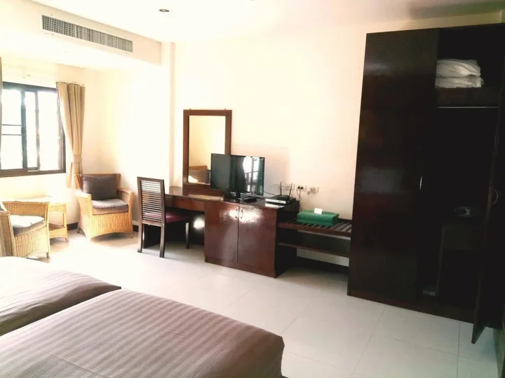Кату: Kamala Beachfront Apartment
