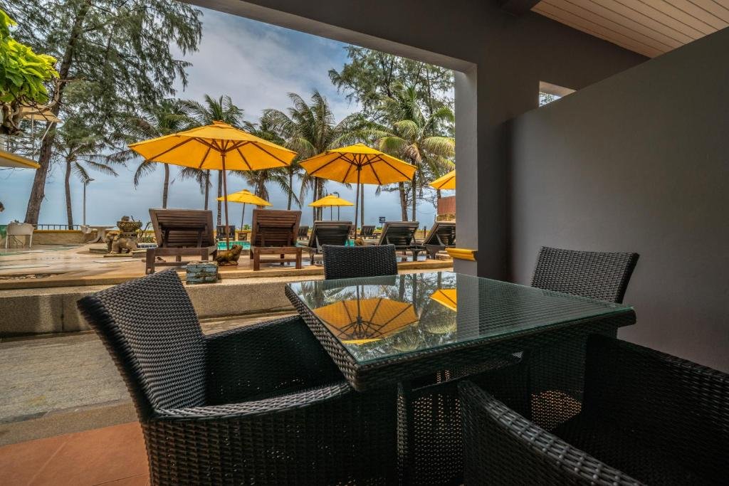 Кату: Kamala Beachfront Apartment