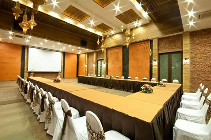 Паи: Montis Resort