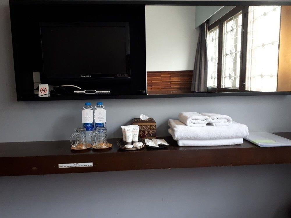 Бангкок: At One Inn Hualamphong Hotel