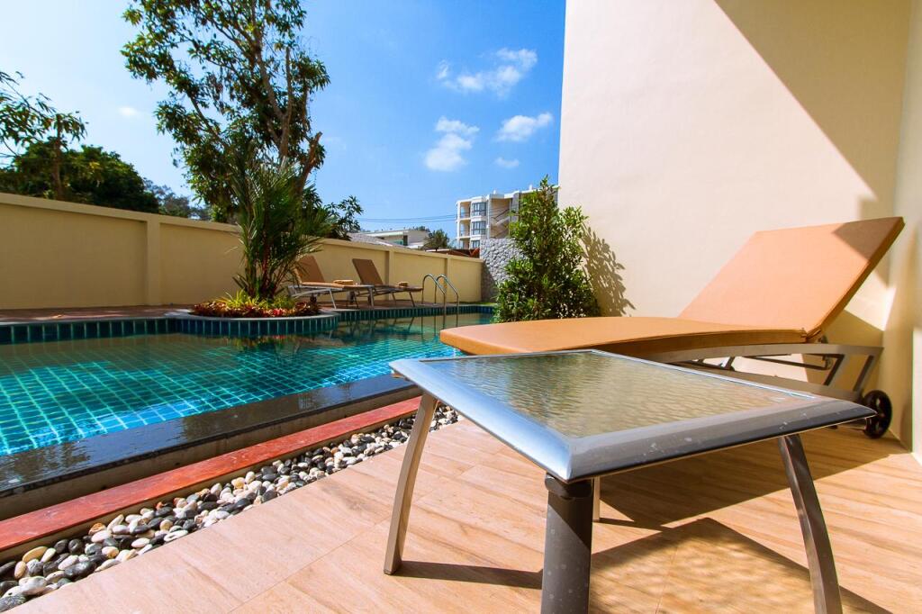 Пхукет: Airport Beach Hotel Phuket