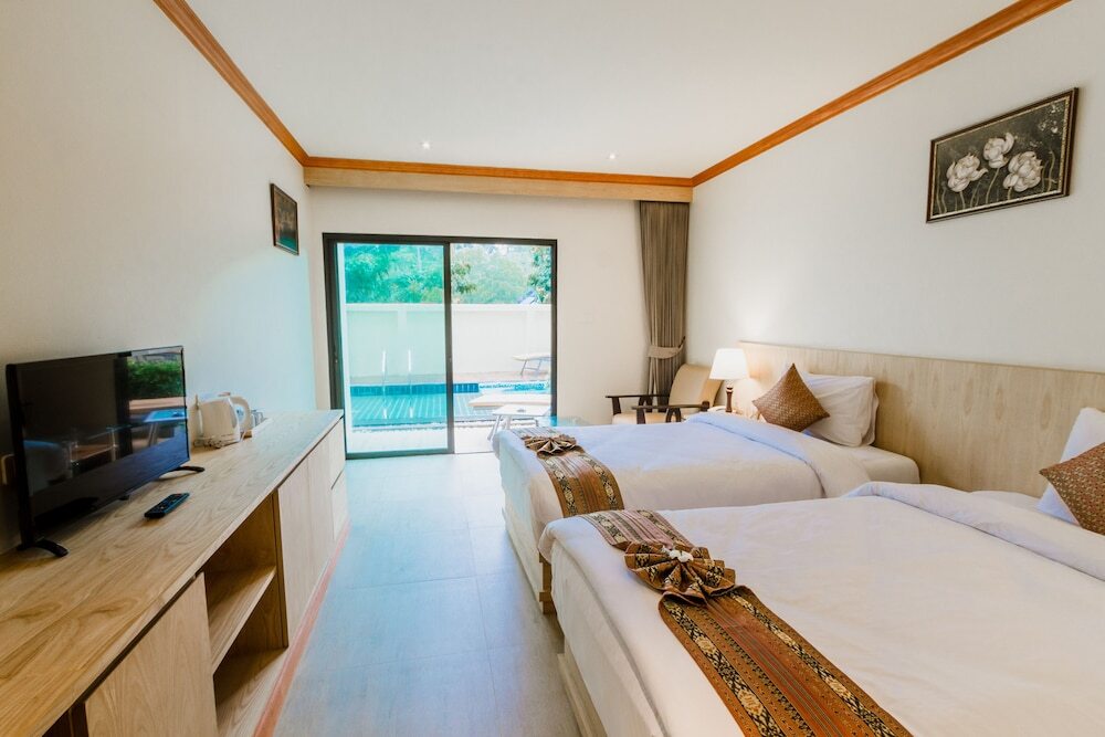 Пхукет: Airport Beach Hotel Phuket