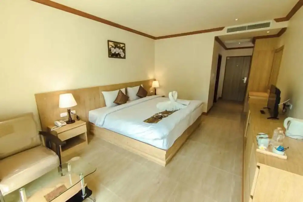 Пхукет: Airport Beach Hotel Phuket