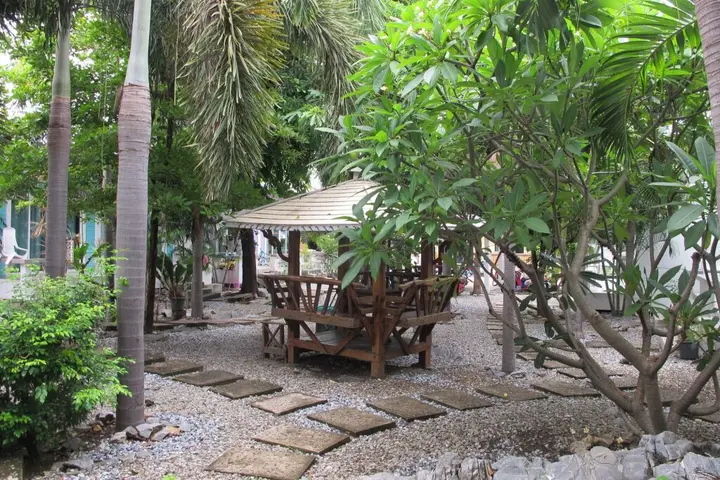 Ко Сичанг: Charlie's Bungalow