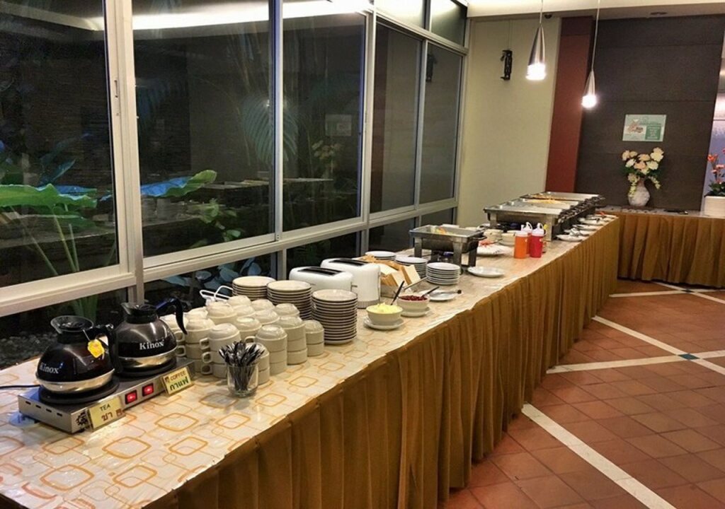 Хатъяй: Hadyai Golden Crown Hotel