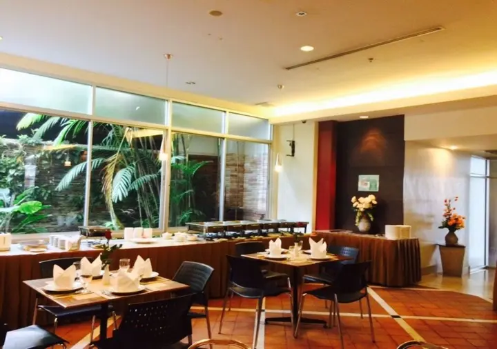 Хатъяй: Hadyai Golden Crown Hotel