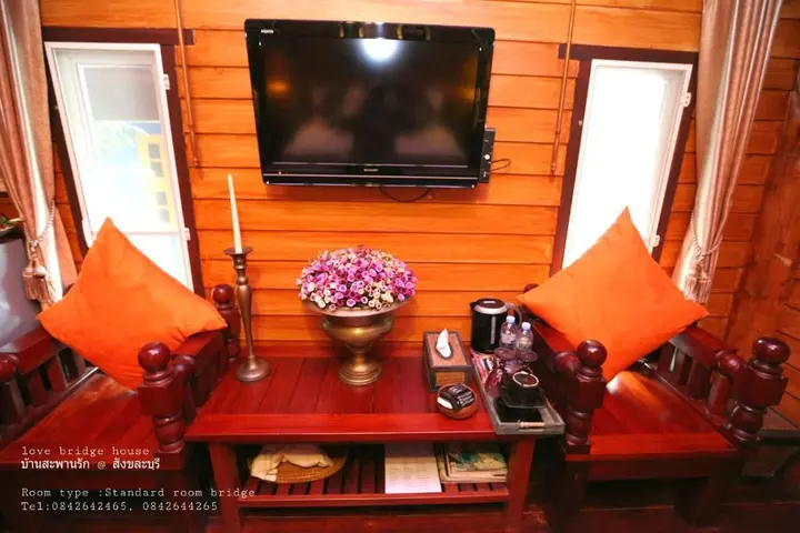 Сангкхла Бури: Love Bridge House