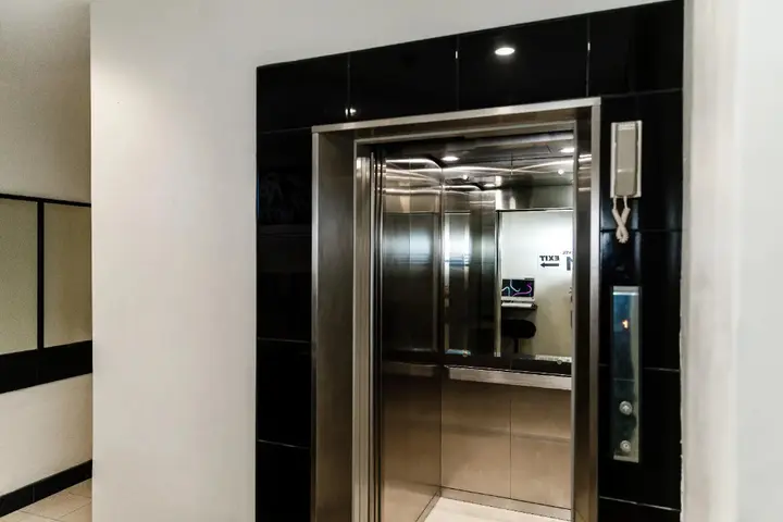 Паттайя: The Classroom Hotel