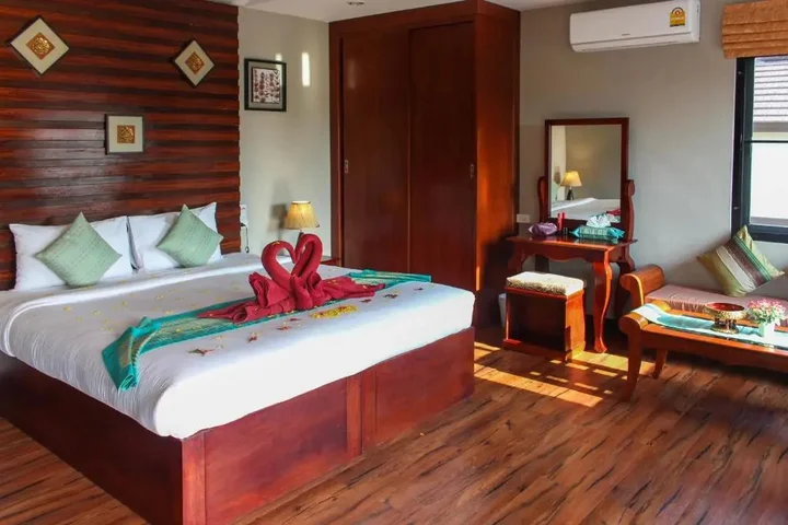 Такуа Па: The Hip Resort @ Khao Lak