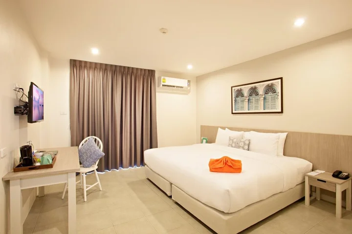 Пхукет: Отель Recenta Suite Phuket Suanluang