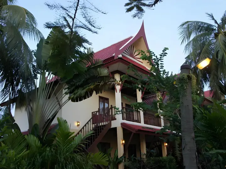 Муанг: Palm Village