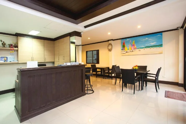 Кату: Paripas Express Hotel Patong