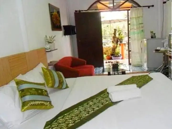 Тхаланг: Suwita House