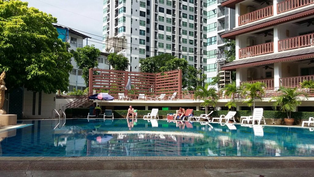 Паттайя: Boss Suites Pattaya