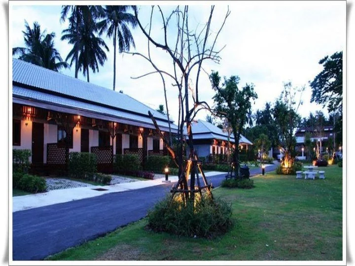Тхап Сакае: Pilton Resort