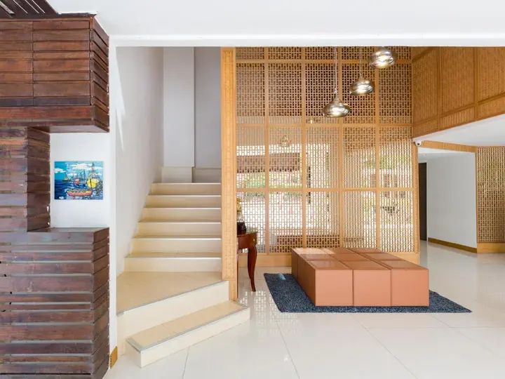 Муанг: Hotel de Karon