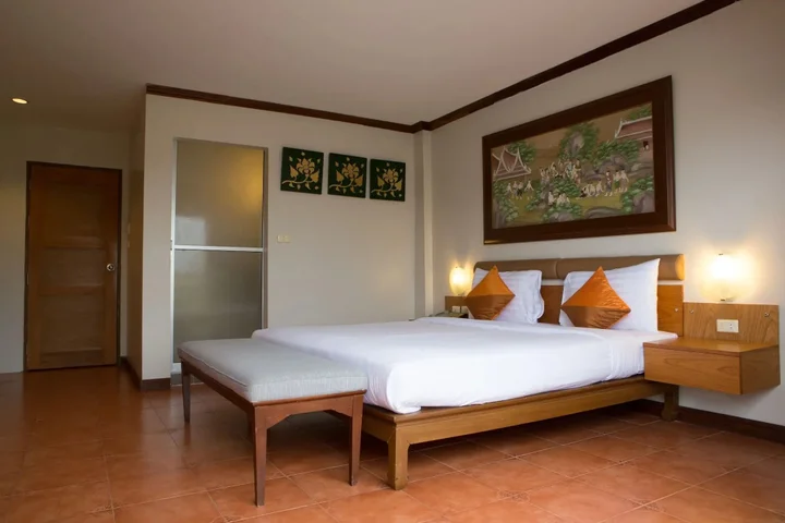 Муанг: Hotel de Karon