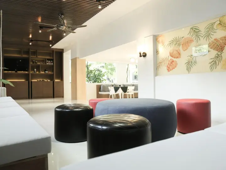 Муанг: Hotel de Karon