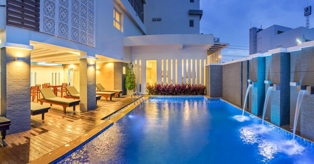 Муанг: Ratana Hotel Rassada