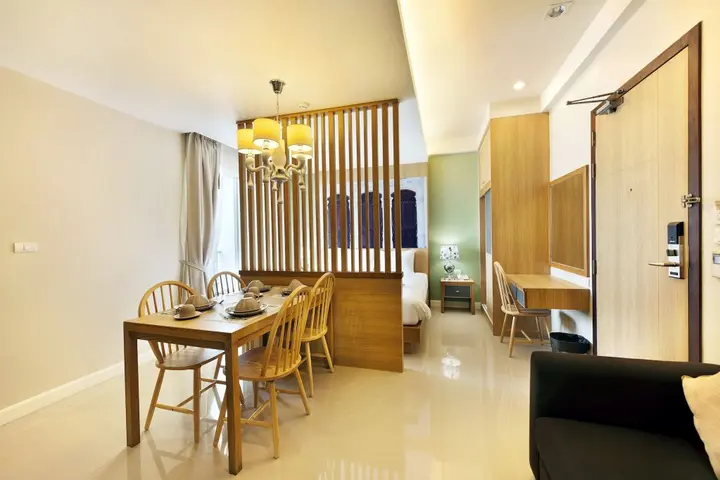 Муанг: Ratana Hotel Rassada