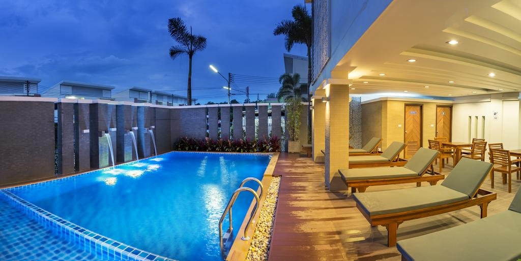 Муанг: Ratana Hotel Rassada