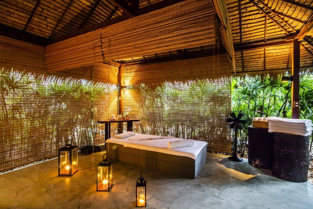 Паттайя: The Monttra Pattaya