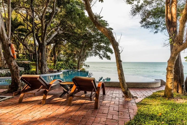 Паттайя: The Monttra Pattaya