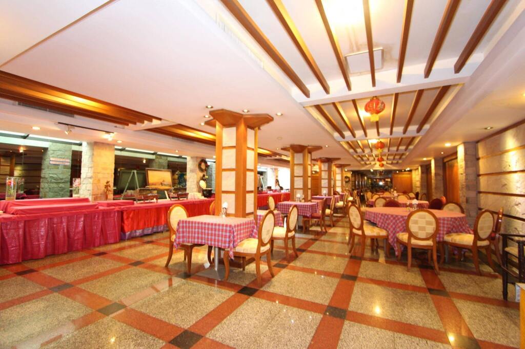 Паттайя: Camelot Hotel Pattaya