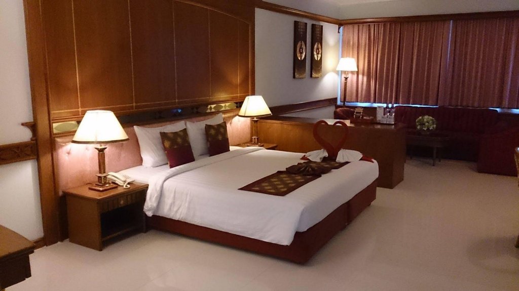 Паттайя: Camelot Hotel Pattaya
