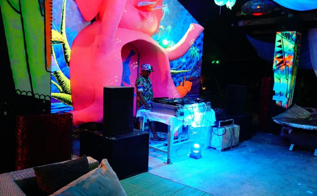 Dancing Elephant Beach Club - Hostel — фото 5