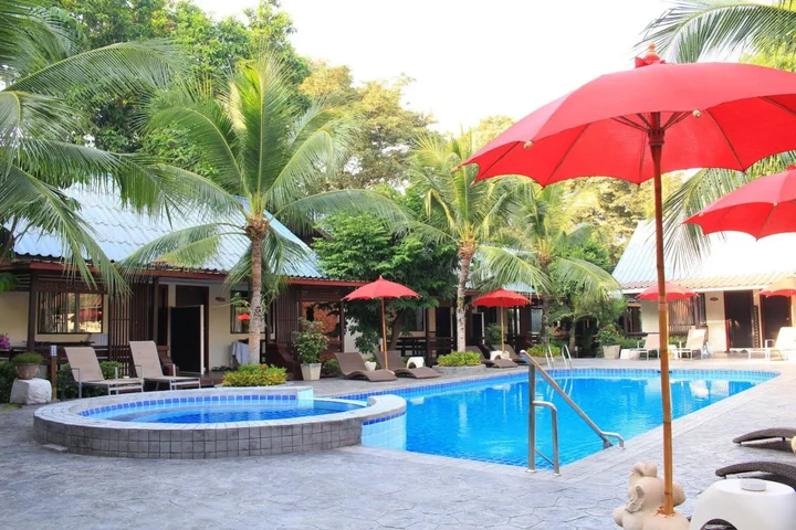 Паттайя: The Beach Garden Resort