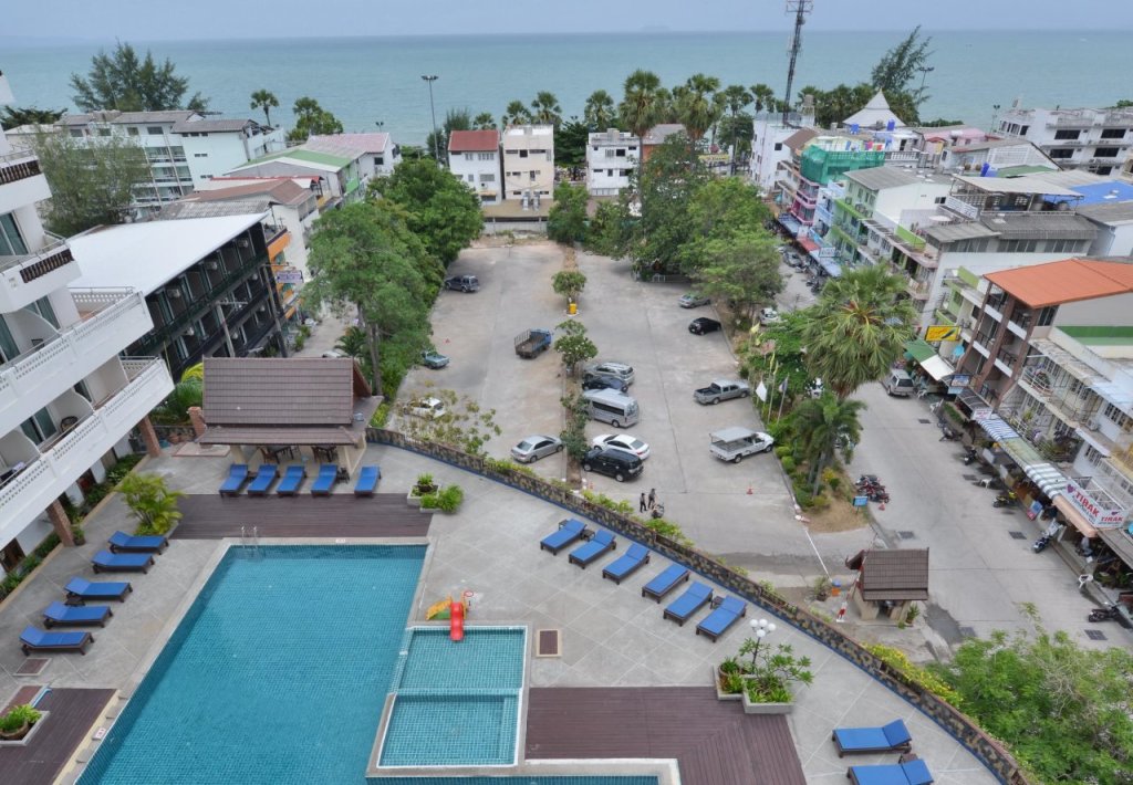 Паттайя: Jomtien Thani Hotel