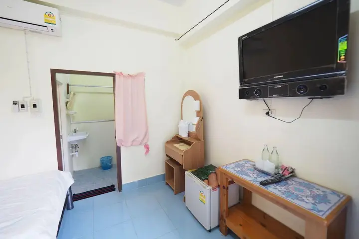 Пуа: Sangaroon Hotel