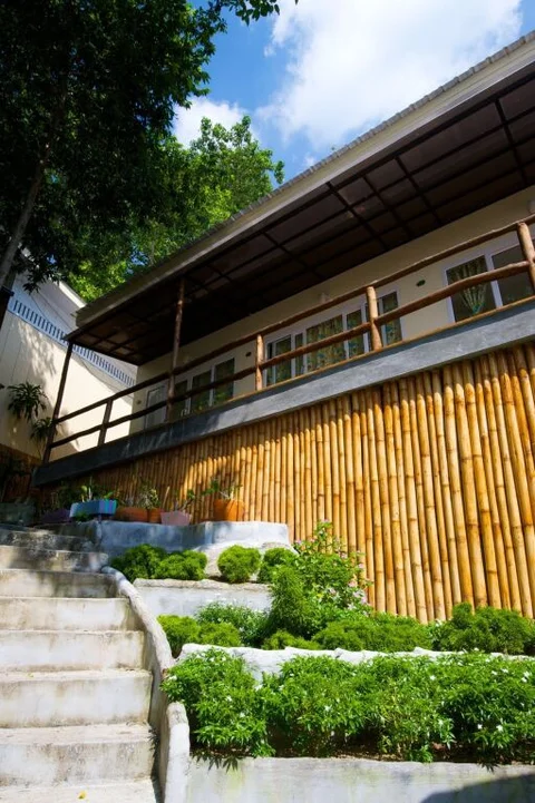 Остров Тау: Bubble Bungalow
