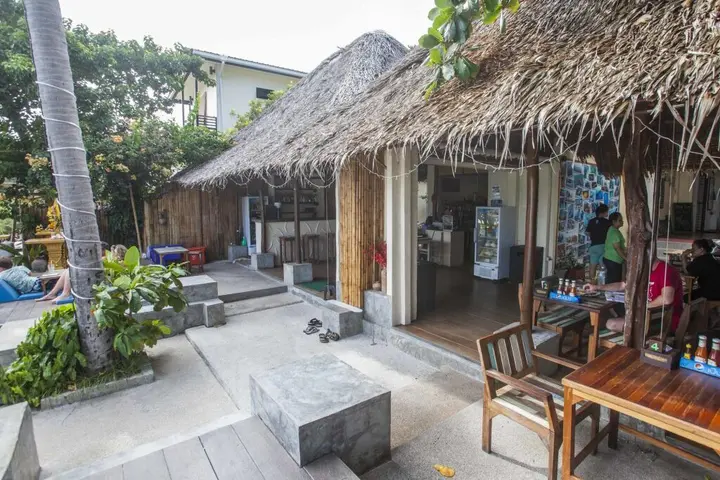 Остров Тау: Bubble Bungalow