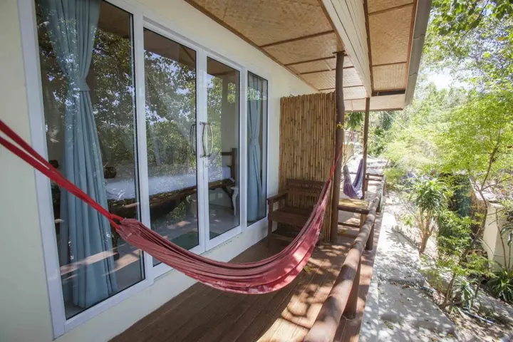 Остров Тау: Bubble Bungalow