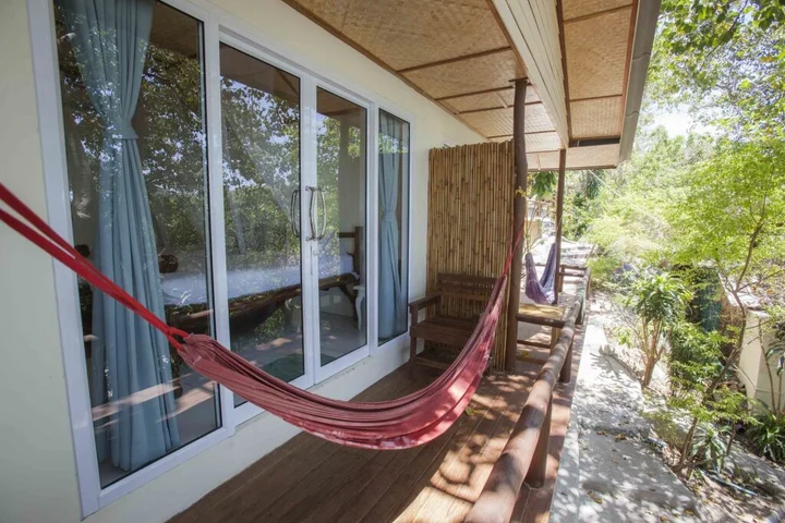 Остров Тау: Bubble Bungalow