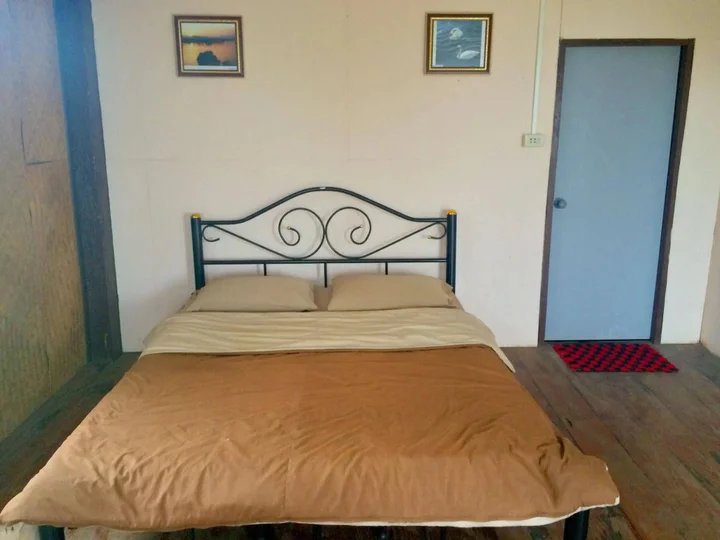Паи: Tony Guesthouse