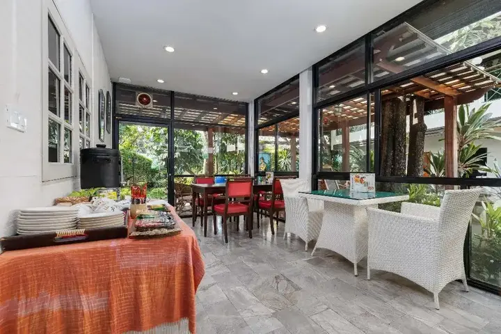 Бангкок: Charlie House Pinklao