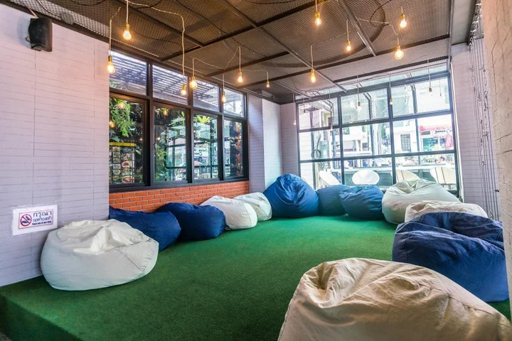 Паттайя: 18 Coins Cafe & Hostel